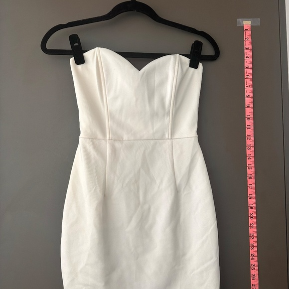 Tobi Scalloped Strapless Dress - Picture 4 of 6